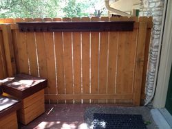 ../images/deck-furniture-2/rack-on-fence.250x188.jpg