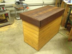 ../images/deck-furniture-2/work-table-finished-rear.250x188.jpg