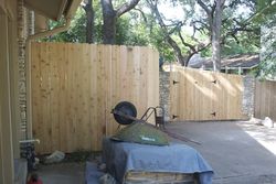 ../images/deck-2013/front-fence-finished-2.250x188.jpg