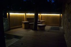 ../images/deck-2013/southeast-deck-at-night.250x188.jpg